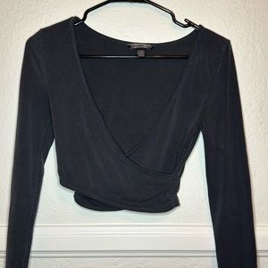 Gray long sleeve crop top